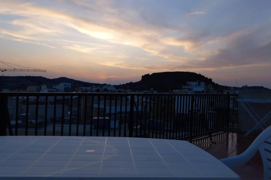 Sunset Suite Victoria Eksteriør billede